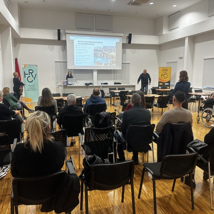 Održan dijaloški forum o javnim politikama usmjerenima na razvoj volonterstva u suradnji s HCRV-om Održan dijaloški forum o javnim politikama usmjerenima na razvoj volonterstva u suradnji s HCRV-om