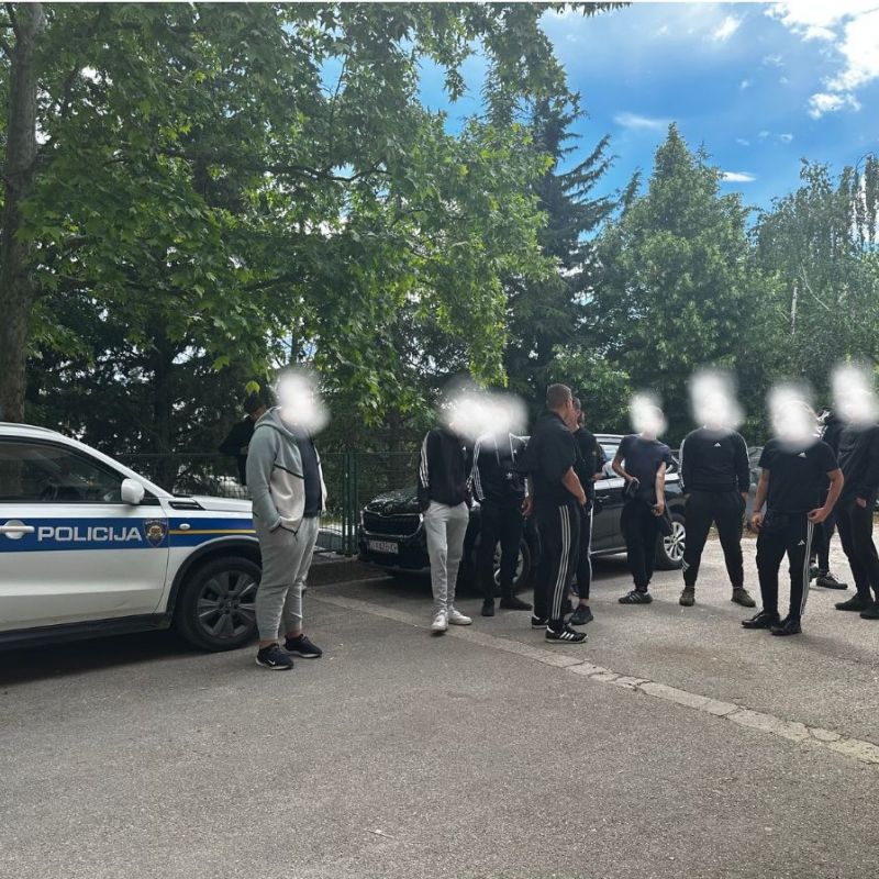 Posjet učenika Policijskoj postaji Knin Posjet učenika Policijskoj postaji Knin